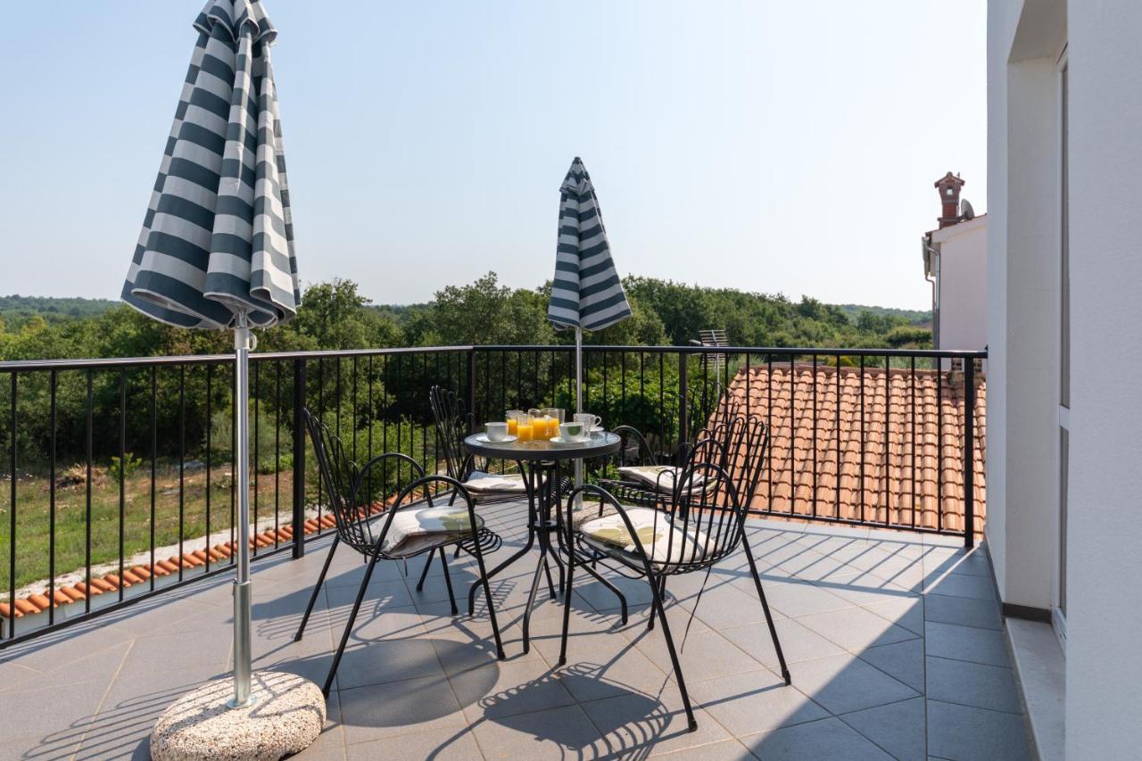 Apartments Oliva Porec Exterior photo