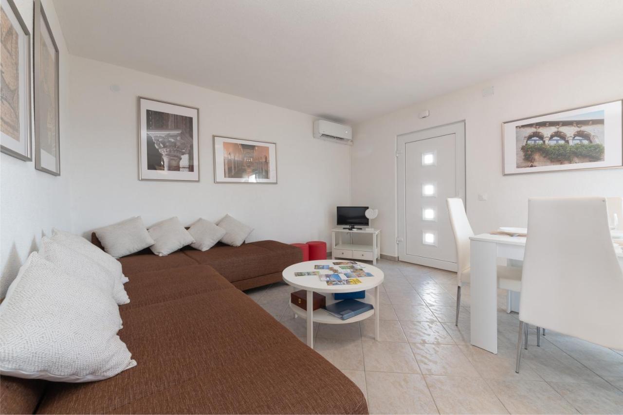 Apartments Oliva Porec Exterior photo