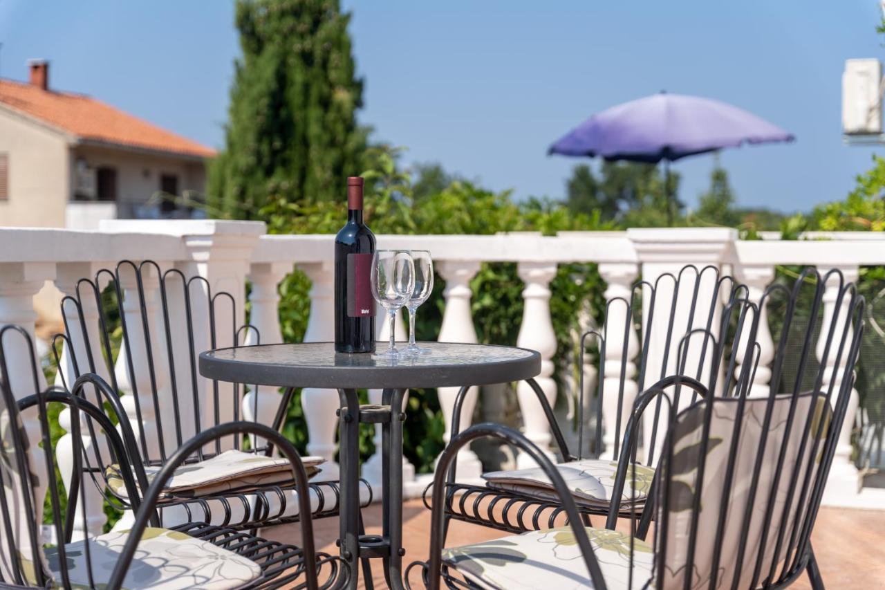 Apartments Oliva Porec Exterior photo