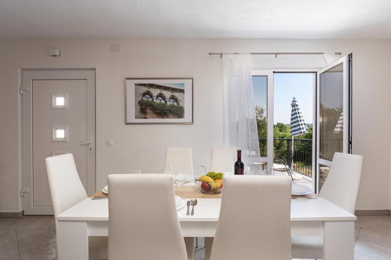 Apartments Oliva Porec Exterior photo